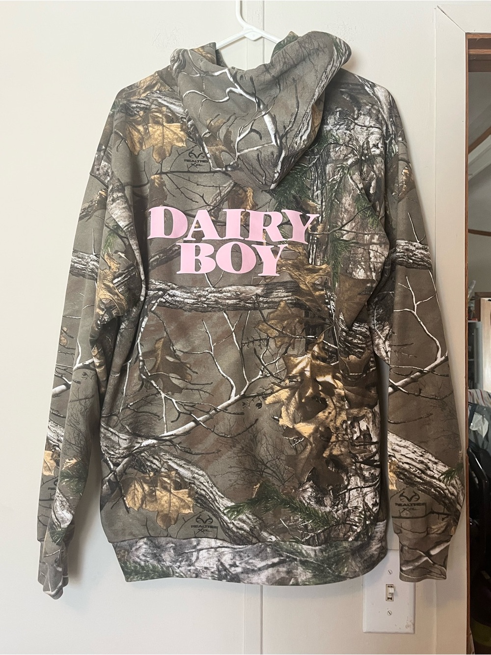 Dairy Boy Women’s Realtree Hoodie Size M